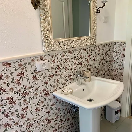 Oda ve Kahvaltı Del 3*